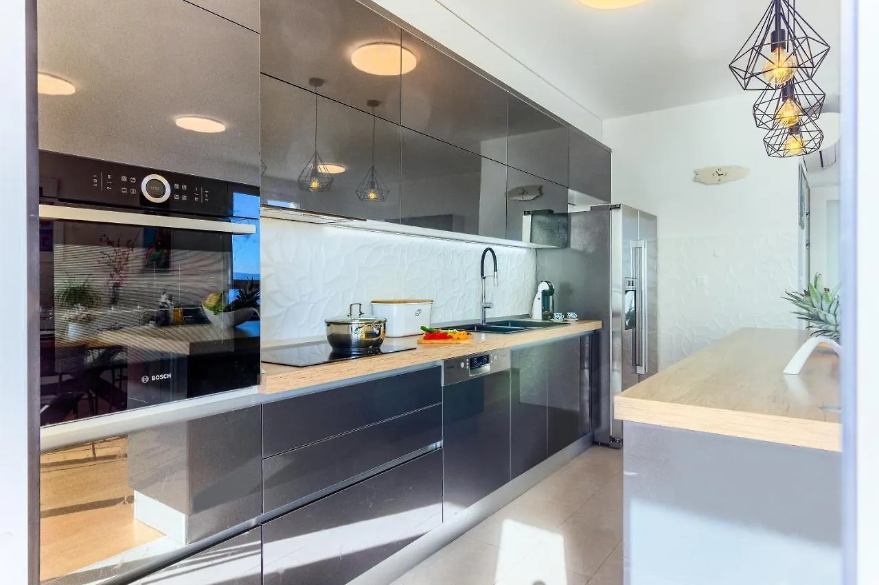 Sea Smile Apartment With Garage Parking Split