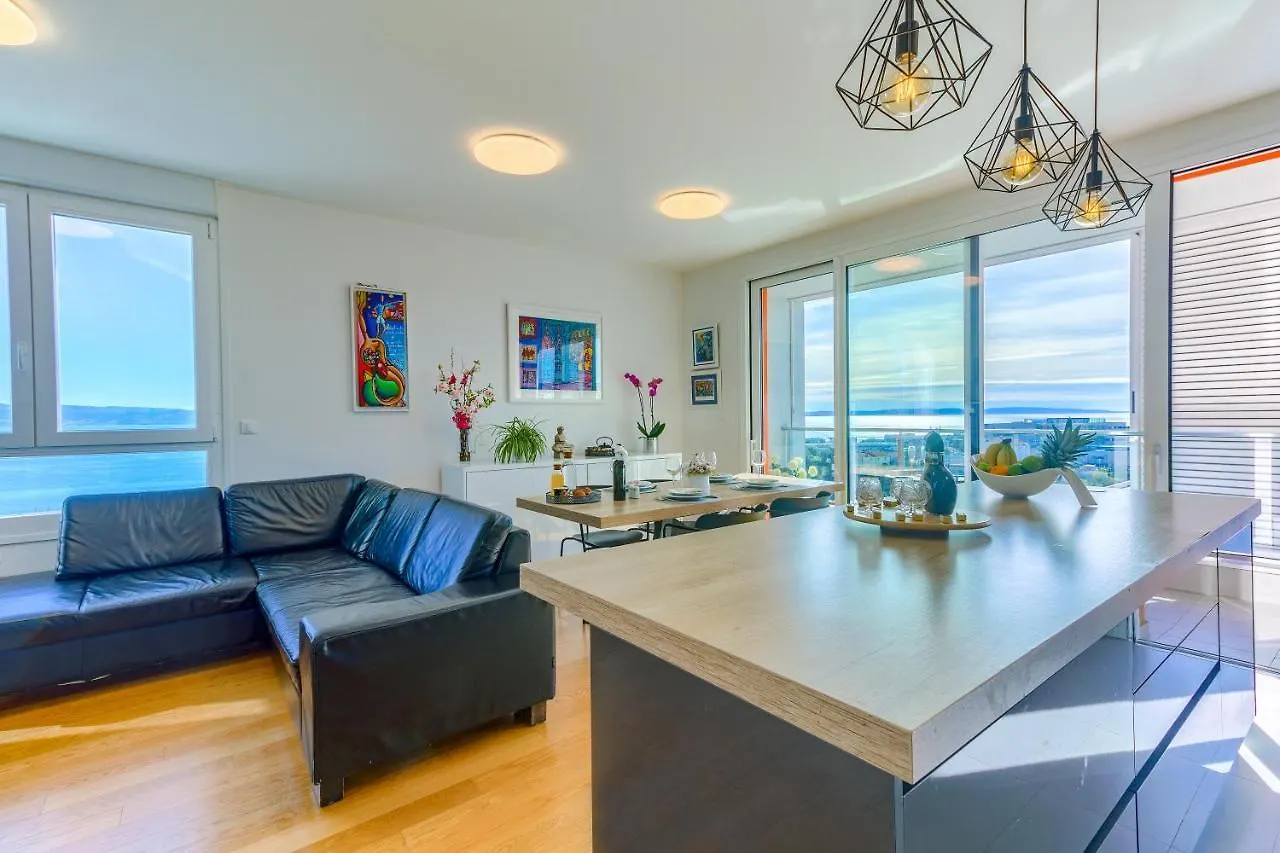 Sea Smile Apartment With Garage Parking  Split