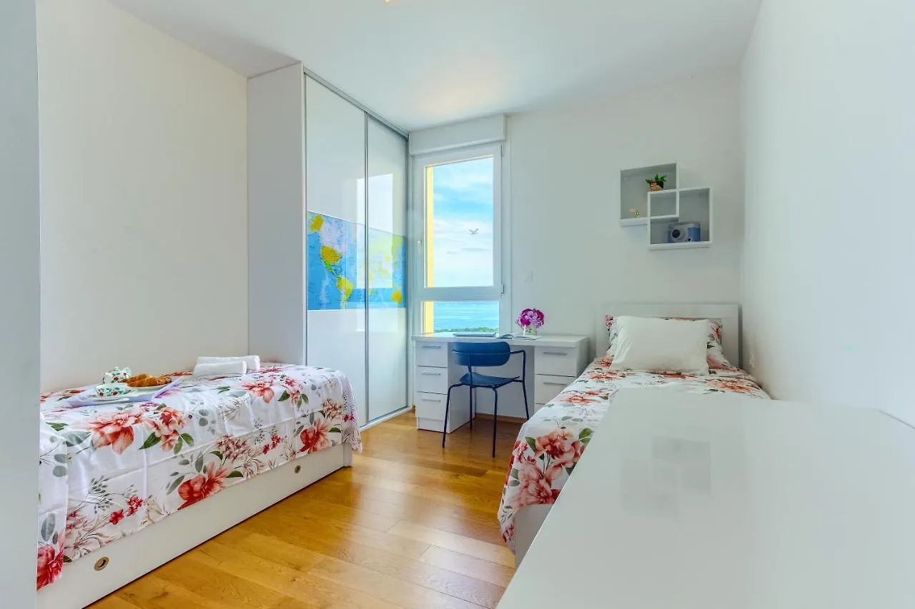 Sea Smile Apartment With Garage Parking Split