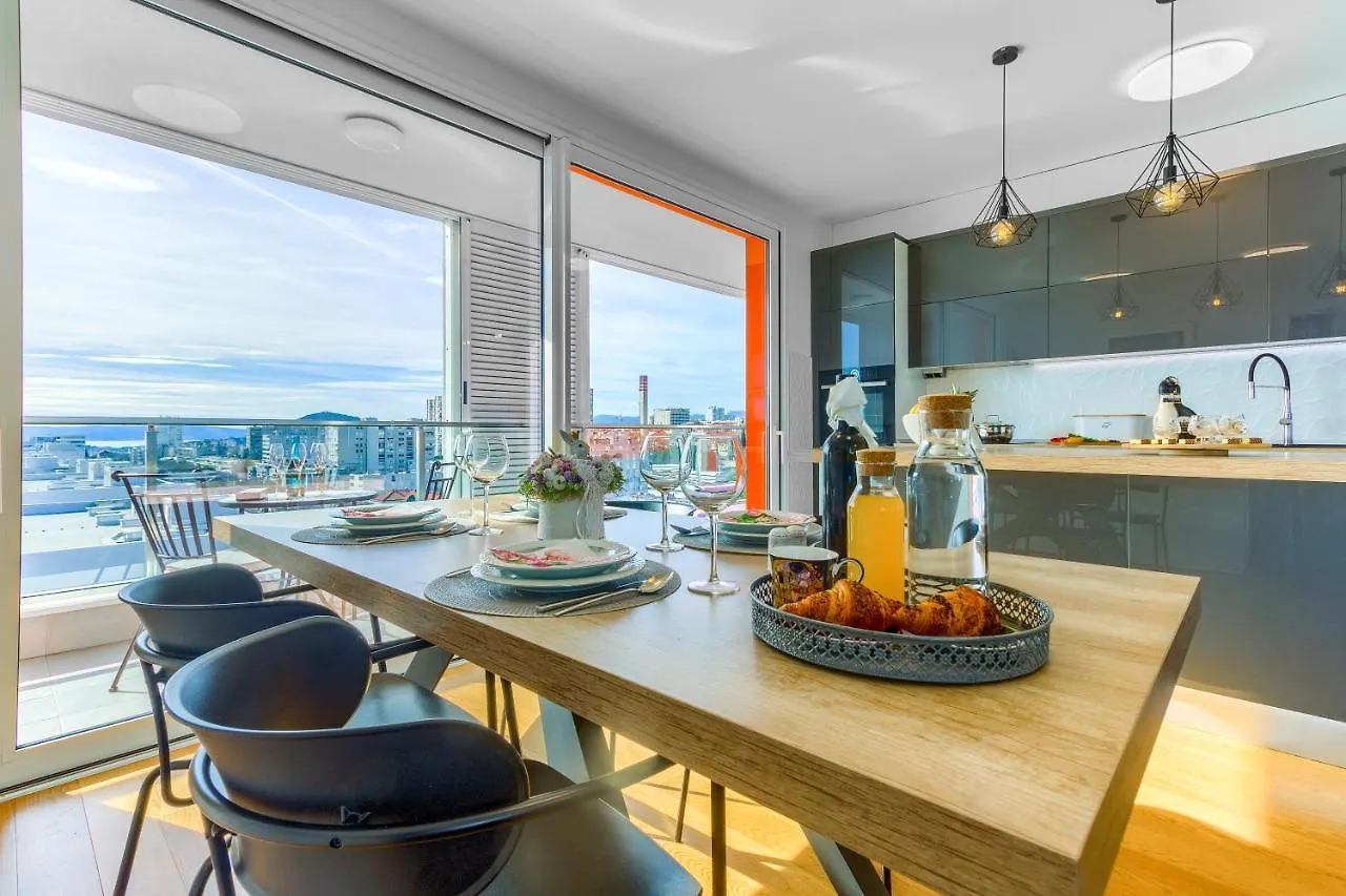 Sea Smile Apartment With Garage Parking Split