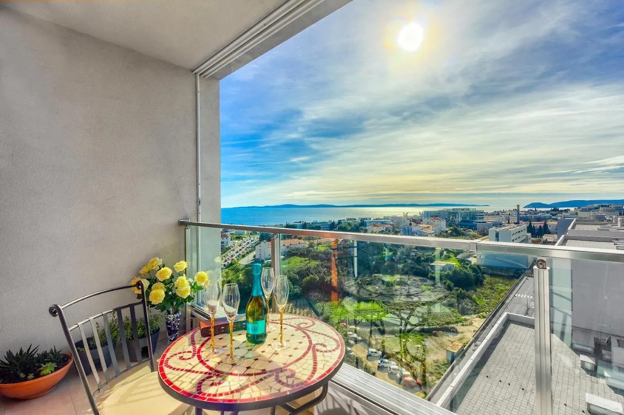 Sea Smile Apartment With Garage Parking 스플리트