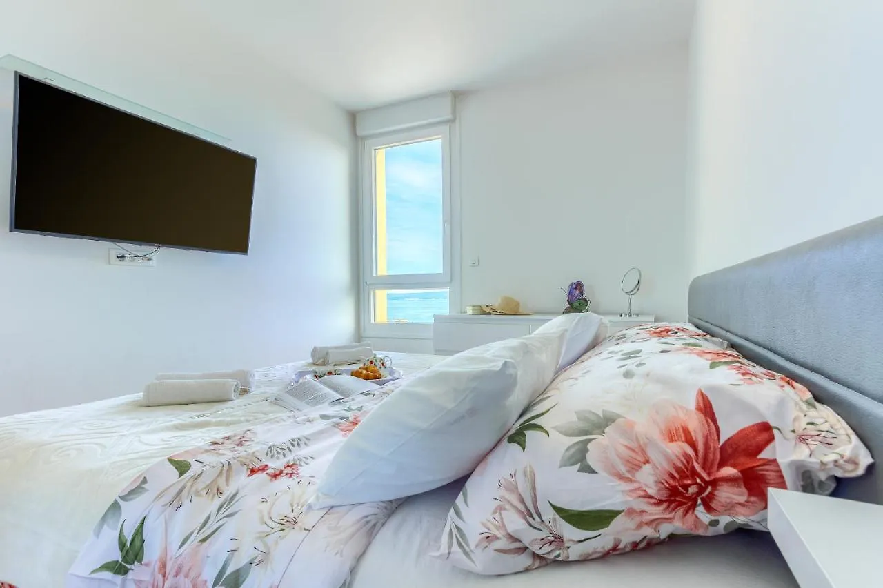 Sea Smile Apartment With Garage Parking 스플리트